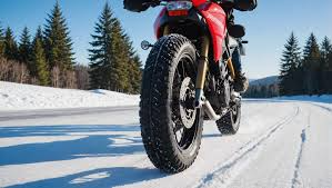 Guide complet sur les pneus neige pour moto