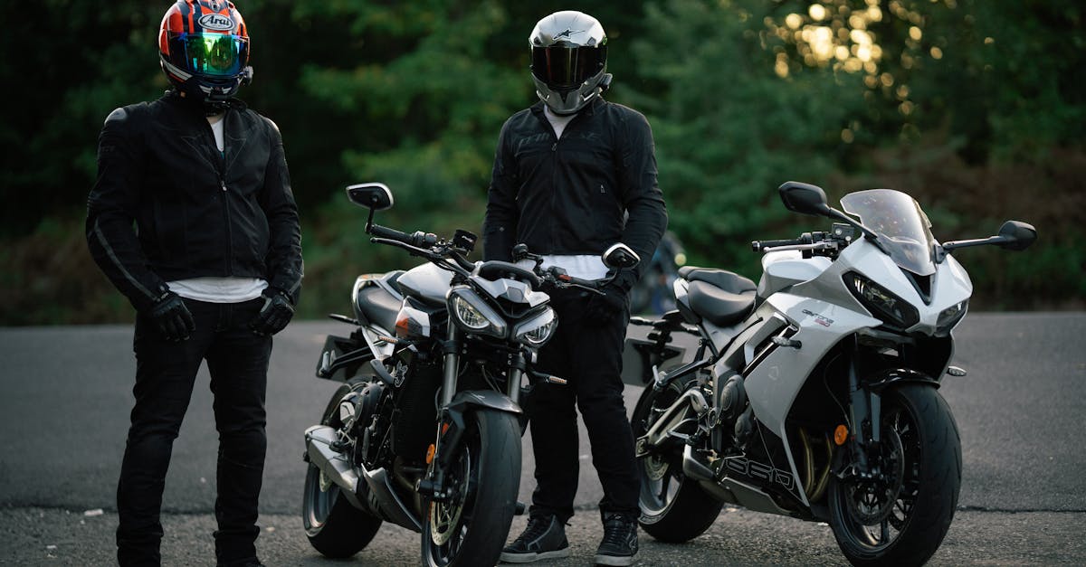casque de moto : protégez votre tête avec style grâce à notre large sélection de casques de moto confortables, résistants et certifiés pour une sécurité optimale.