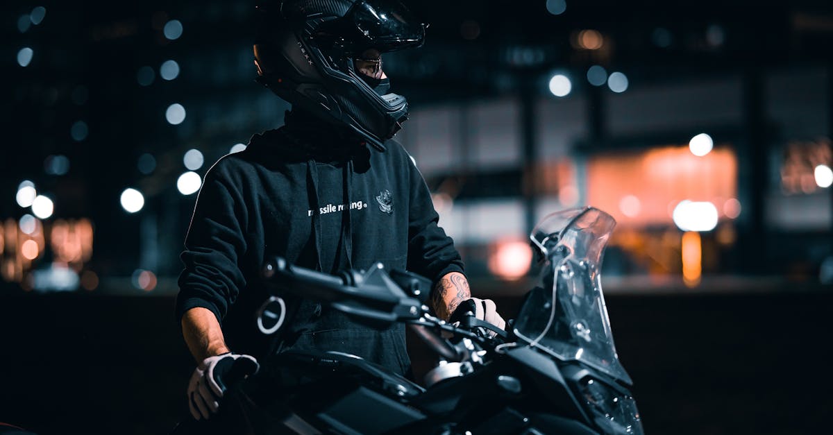 conseils essentiels et bonnes pratiques pour assurer la sécurité des motocyclistes sur la route.