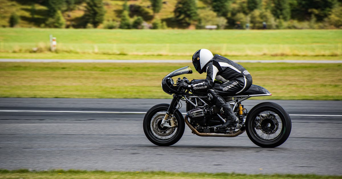 découvrez les records de vitesse en moto, les exploits des pilotes et les performances des machines les plus rapides du monde.