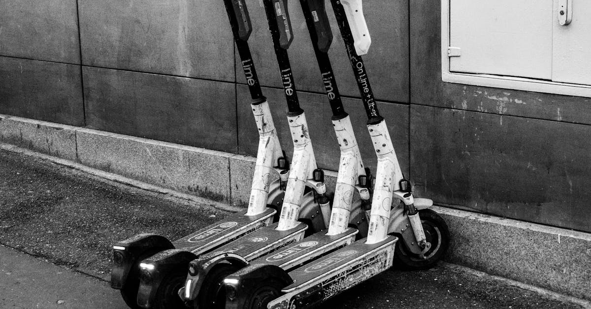découvrez le poids des différents modèles de scooters pour choisir celui qui correspond le mieux à vos besoins en mobilité.