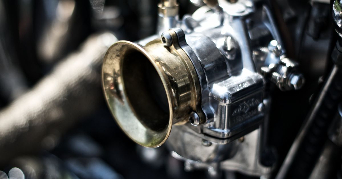découvrez l'impact du reprofilage moteur de moto sur votre assurance et ce que vous devez savoir pour assurer votre deux-roues en toute sérénité.