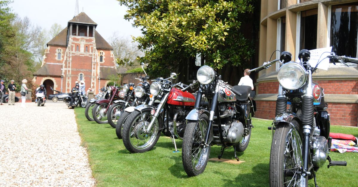 Accueil 8 assurance moto vintage : protégez votre moto de collection avec des garanties adaptées à son âge et sa valeur unique.