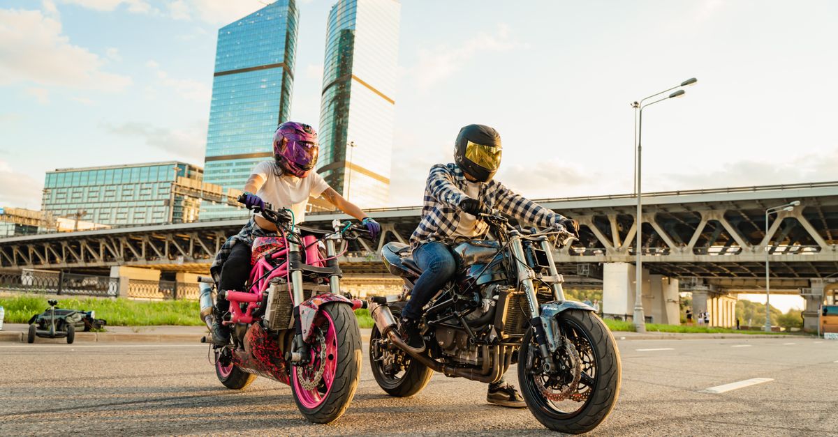 découvrez combien de temps dure un casque de moto et quand le remplacer pour garantir votre sécurité sur la route.