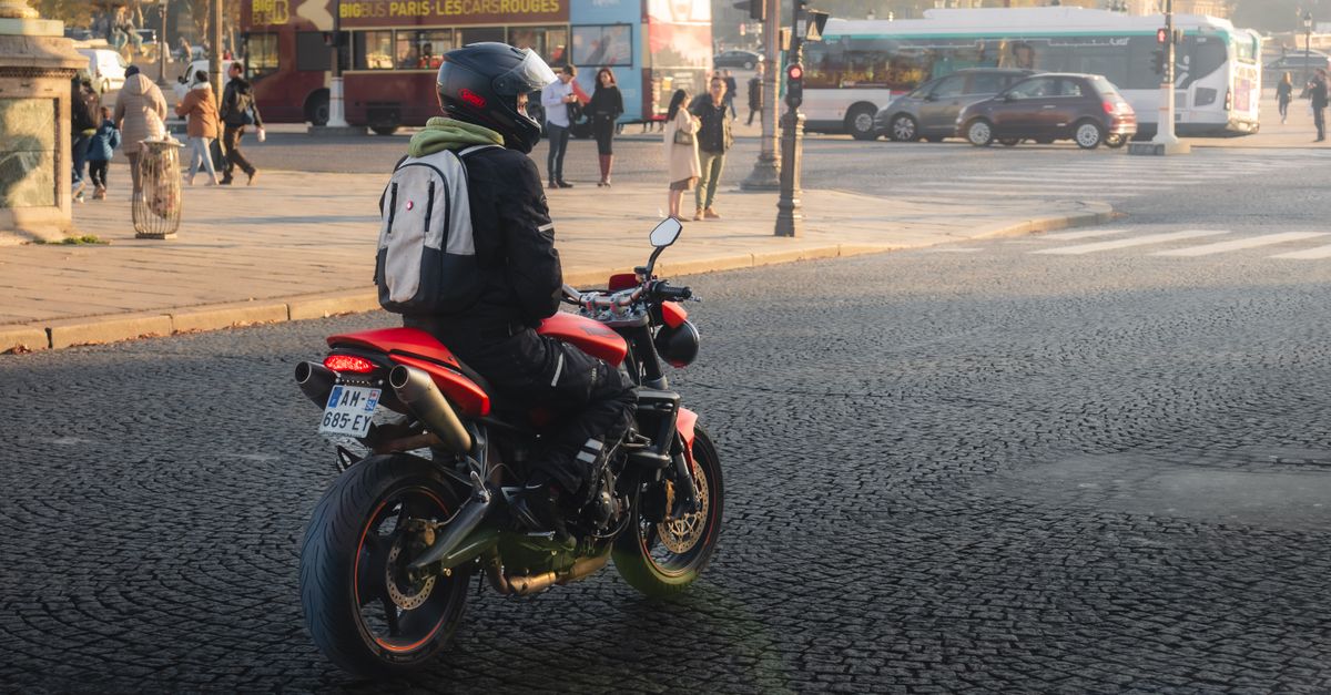 Accueil 10 découvrez le coût pour obtenir un permis moto en france : prix des formations, examens et démarches administratives.
