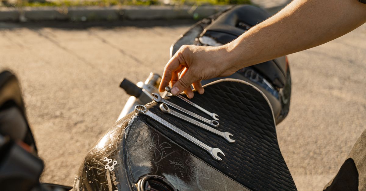 découvrez nos conseils essentiels pour l'entretien de votre moto afin d'assurer sécurité, performance et longévité de votre deux-roues.