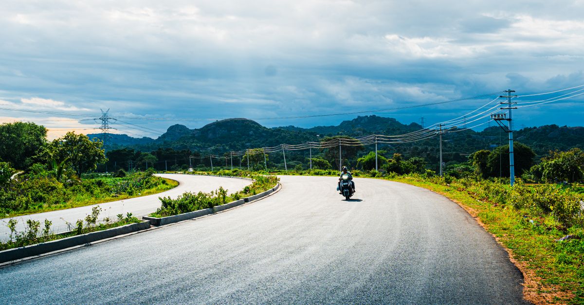 optimisez vos trajets à moto grâce à des itinéraires personnalisés pour une expérience de conduite fluide et agréable.