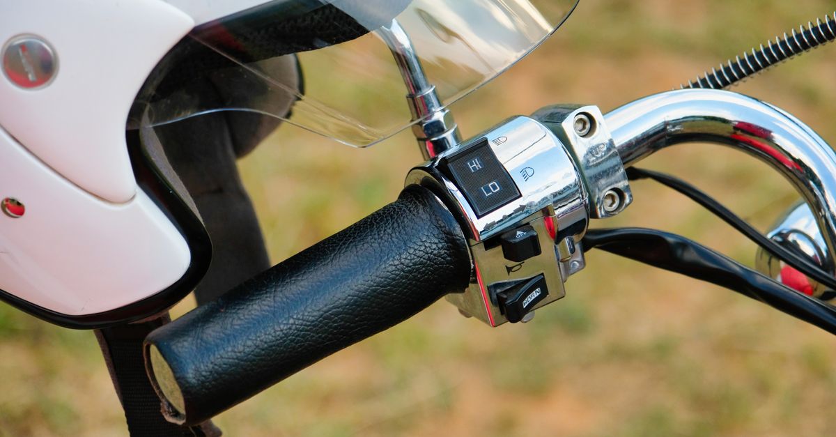 Accueil 12 découvrez les conseils essentiels pour la sécurité à moto, incluant l'équipement adapté, les bonnes pratiques de conduite et les règles de prévention pour protéger les motards sur la route.