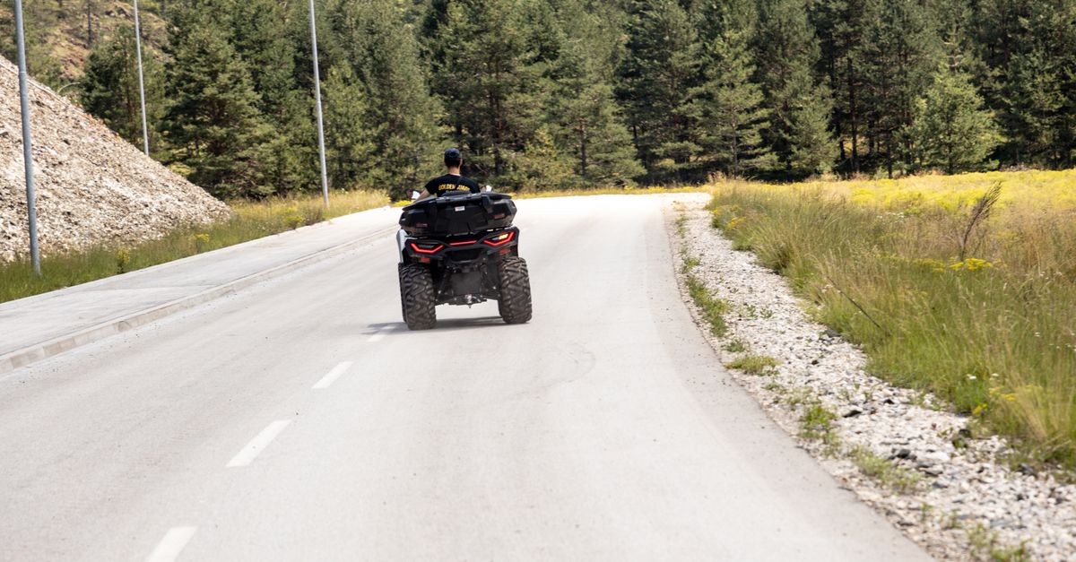 Accueil 12 obtenez votre permis de conduire quad en toute simplicité. formation complète pour conduire en toute sécurité et profiter pleinement de vos balades tout-terrain.