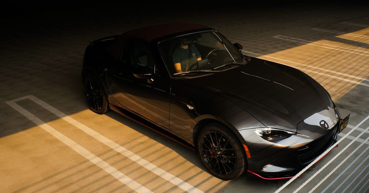 découvrez les meilleurs roadsters deux places alliant performance, design et plaisir de conduite pour des escapades inoubliables.