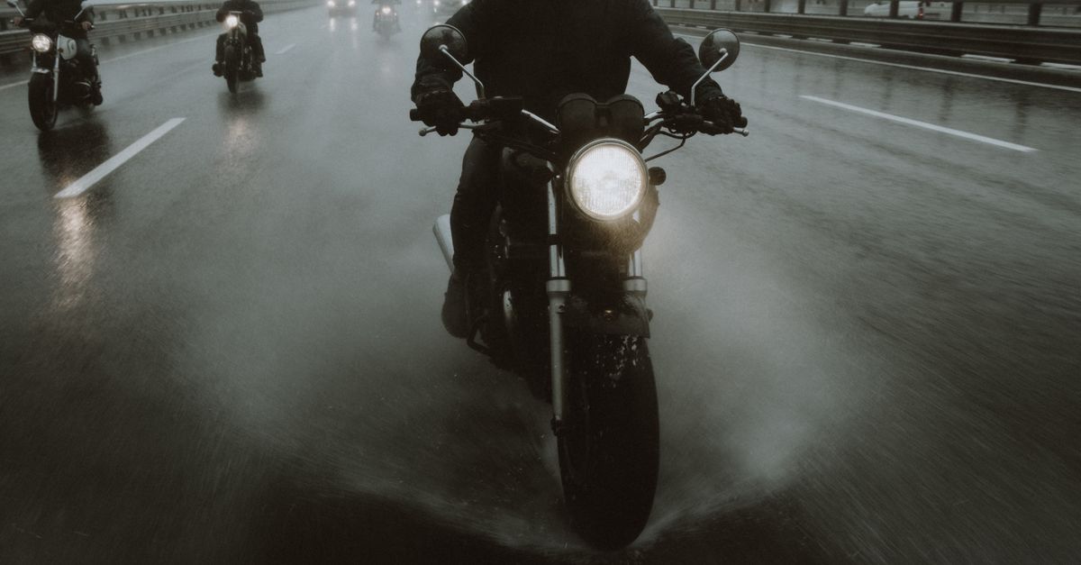 Accueil 8 découvrez nos solutions efficaces de protection contre le bruit pour motos, assurant confort et réduction des nuisances sonores lors de vos trajets.