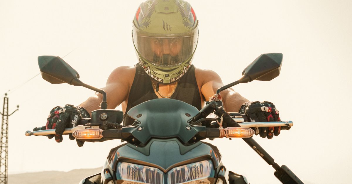 Accueil 9 découvrez notre sélection de top-cases pour moto, des solutions de rangement pratiques et sécurisées pour vos déplacements à deux-roues.