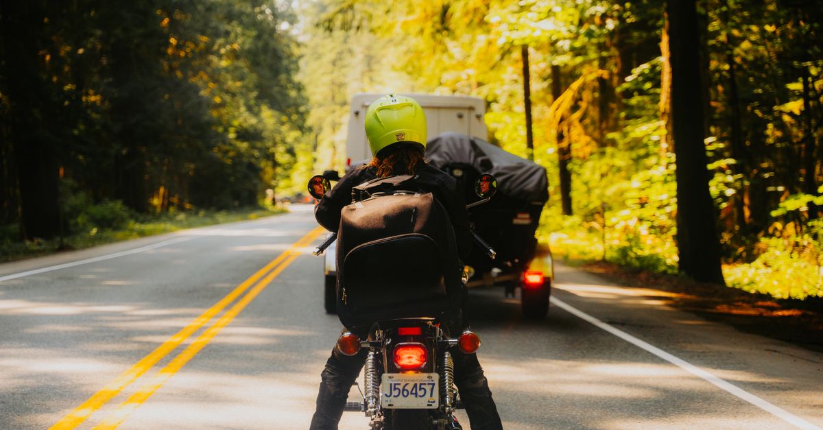 Accueil 8 découvrez la législation en vigueur concernant les remorques pour motos : règles, exigences légales et conseils pour une utilisation conforme et sécurisée.