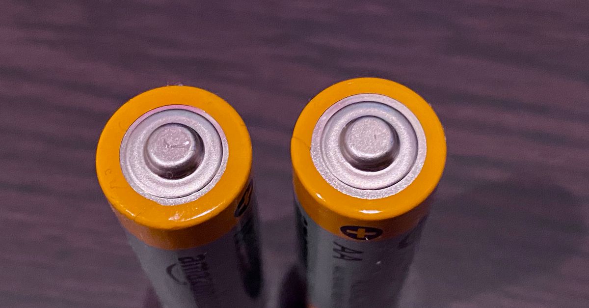 découvrez comment recharger la batterie de votre moto en toute sécurité, choisir la bonne méthode et préserver ses performances plus longtemps.