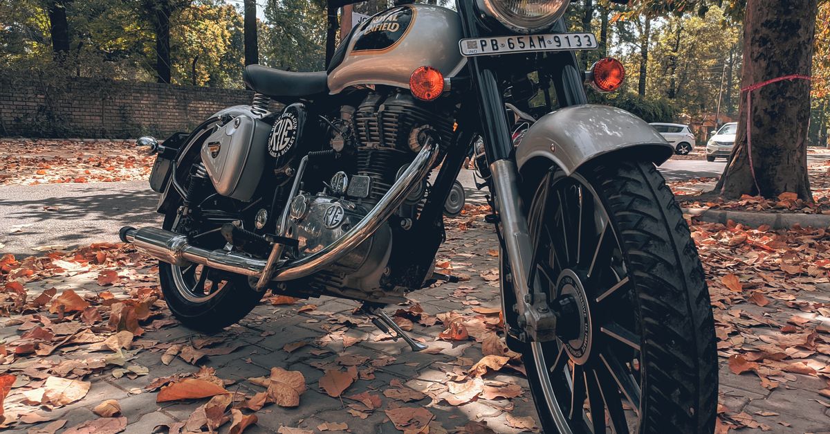 Accueil 8 découvrez les solutions pour enlever une bosse sur un réservoir de moto et lui redonner une apparence soignée.