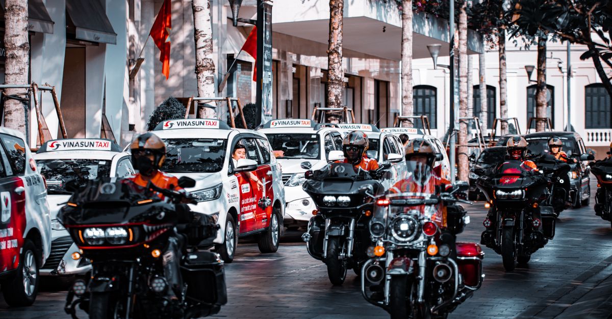 Accueil 9 découvrez les conseils essentiels pour transporter une moto en toute sécurité : préparation, arrimage et choix du véhicule adapté.
